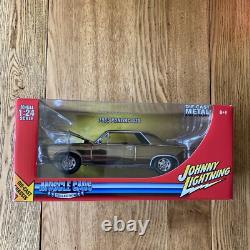 2006 Johnny Lightning 1965 PONTIAC GTO GOLD Shiny CHROME 1/24 Scale Muscle Cars
