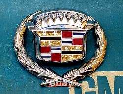 89 93 Cadillac Fleetwood Deville Trunk Lock Cover Crest Wreath Emblem Deck LID
