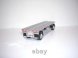 DCP FIRST GEAR 1/64 PACIFIC BLUE PETE 389 WithTSLEEPER&DUAL 28.5' FLATBEDS&HAYLOAD