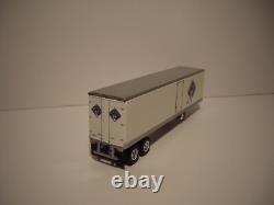 Dcp First Gear 1/64 Refrigerated Transport Peterbilt 352 Coe & Vintage Reefer