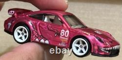 Hot Wheels Porsche 911 GT2 Roxy High Grade Custom Spun With Display