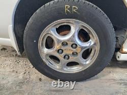 Used Wheel fits 2002 Oldsmobile Silhouette 16x6-1/2 aluminum 6 spoke chrome Gra