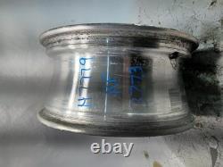 Used Wheel fits 2006 Cadillac Escalade 17x7-1/2 aluminum chrome finish opt N94