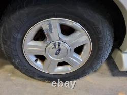 Used Wheel fits 2006 Ford Expedition 17x7-1/2 5 spoke chrome aluminum TPMS Grad