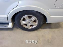 Used Wheel fits 2006 Ford Expedition 17x7-1/2 5 spoke chrome aluminum TPMS Grad