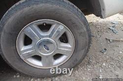 Used Wheel fits 2006 Ford Expedition 17x7-1/2 5 spoke chrome aluminum TPMS Grad