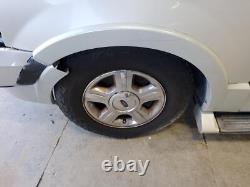 Used Wheel fits 2006 Ford Expedition 17x7-1/2 5 spoke chrome aluminum TPMS Grad