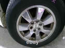 Used Wheel fits 2006 Gmc Yukon 20x8-1/2 chrome 7 spoke flat and flared spokes f