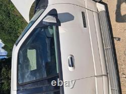 Used Wheel fits 2007 Ford Expedition 18x8-1/2 aluminum TPMS chrome 7 smooth spo