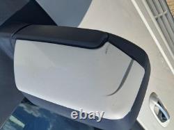 Used Wheel fits 2007 Ford Expedition 18x8-1/2 aluminum TPMS chrome 7 smooth spo