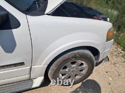 Used Wheel fits 2007 Ford Expedition 18x8-1/2 aluminum TPMS chrome 7 smooth spo