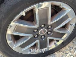 Used Wheel fits 2011 Gmc Acadia 20x7-1/2 6 spoke single chrome with black inser