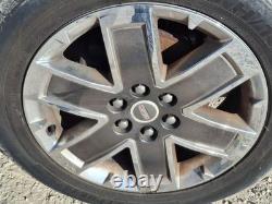 Used Wheel fits 2011 Gmc Acadia 20x7-1/2 6 spoke single chrome with black inser