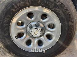 Used Wheel fits 2012 Chevrolet Silverado 1500 pickup 17x7-1/2 chrome opt PY9 Gr