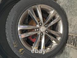 Used Wheel fits 2014 Kia Sorento 19x7-1/2 alloy chrome finish V shape large ope