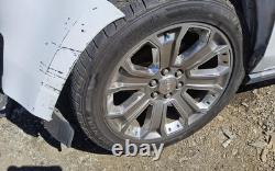 Used Wheel fits 2015 Gmc Yukon xl 1500 22x9 7 spoke silver with chrome inserts Used Wheel fits 2015 Gmc Yukon xl 1500 22x9 7 spoke silver with chrome inserts