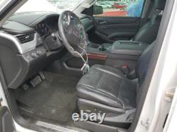 Used Wheel fits 2018 Gmc Yukon 22x9 7 spoke silver with chrome inserts opt RXN