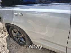 Used Wheel fits 2018 Toyota Highlander 19x7-1/2 alloy 5 spoke bright chrome Gra