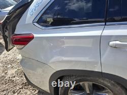 Used Wheel fits 2018 Toyota Highlander 19x7-1/2 alloy 5 spoke bright chrome Gra