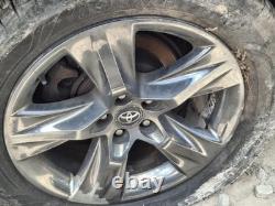 Used Wheel fits 2018 Toyota Highlander 19x7-1/2 alloy 5 spoke bright chrome Gra
