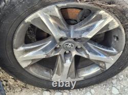 Used Wheel fits 2018 Toyota Highlander 19x7-1/2 alloy 5 spoke bright chrome Gra